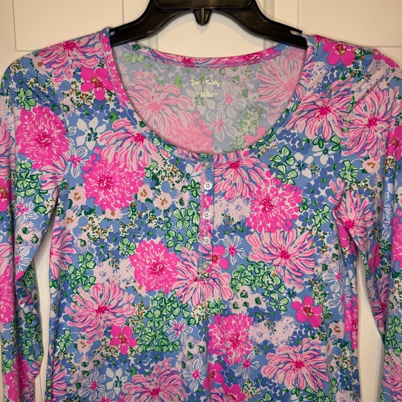 Lilly Pulitzer PJ Knit Henley Long Sleeve Top Pink and Blue Floral Size Small - Picture 2 of 7